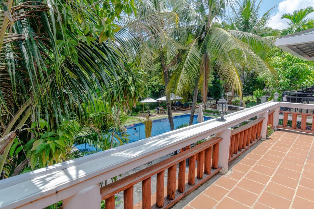 Samathi Lake Resort Phnom Penh Exterior photo
